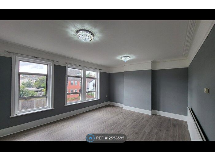 2 Bedroom Flat To Rent In Potters Road, Barnet, EN5