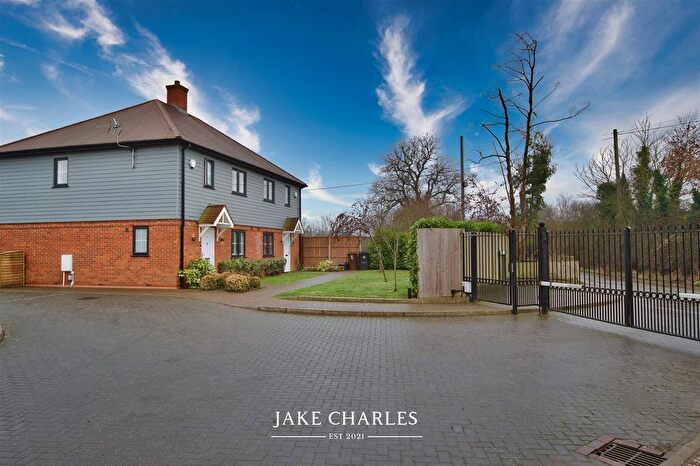 3 Bedroom Property For Sale In Crescent Gardens, St. Albans, AL4