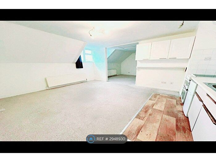 1 Bedroom Flat To Rent In The Courtyard, Bournemouth, BH1