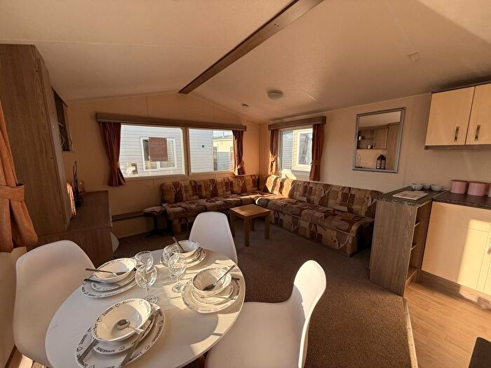 3 Bedroom Park Home For Sale In Walton Avenue, Felixstowe, IP11