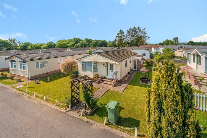 3 Bedroom Park Home For Sale In Bletchenden Road, Headcorn, Ashford, TN27