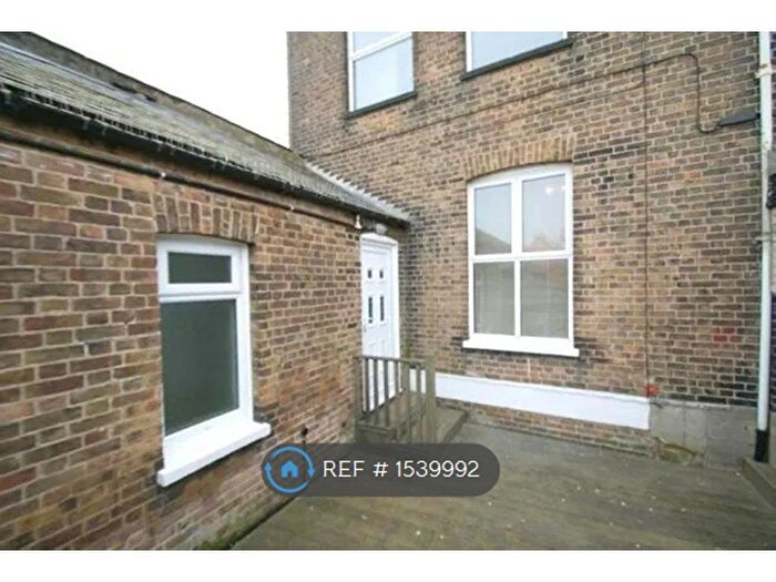 3 Bedroom Flat To Rent In High Street, Deal, CT14