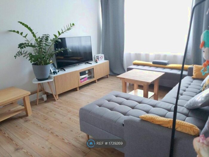 2 Bedroom Flat To Rent In Bray Road, London, NW7