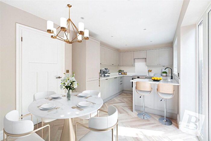 3 Bedroom Detached House To Rent In Berkeley Close, Hornchurch, RM11