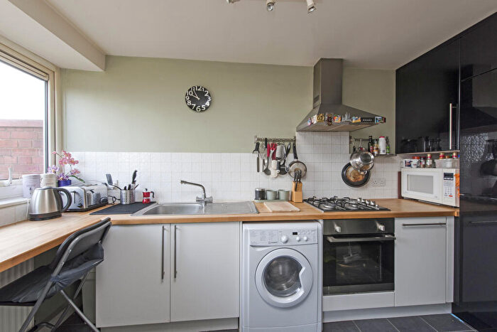 2 Bedroom Apartment To Rent In Goulden House, Bullen Street, SW11