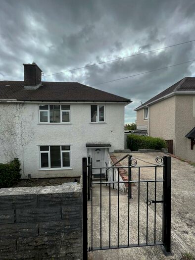 3 Bedroom House To Rent In Llangorse Road, Penlan, Swansea, SA5
