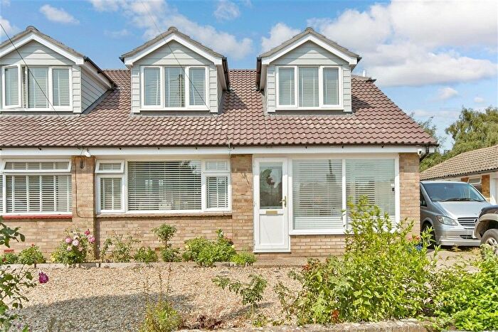 5 Bedroom Chalet For Sale In Windsor Drive, Sittingbourne, Kent, ME10