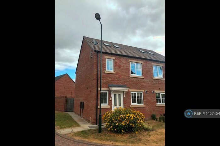 3 Bedroom Semi-Detached House To Rent In Chatsworth Close, Laceby, Grimsby, DN37