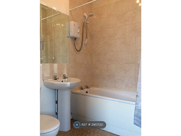 Studio To Rent In Portswood Road, Southampton, SO17