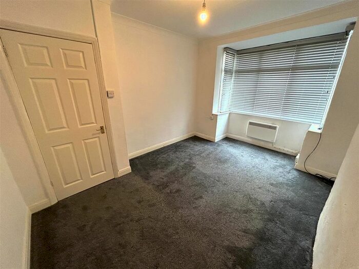 2 Bedroom Flat To Rent In Beaumont Avenue, Clacton-On-Sea, CO15