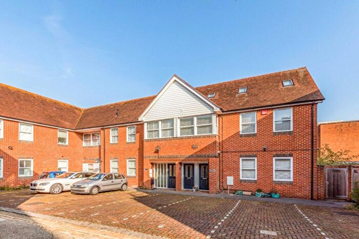 2 Bedroom Apartment For Sale In Chapel Street, Chichester, West Sussex, PO19