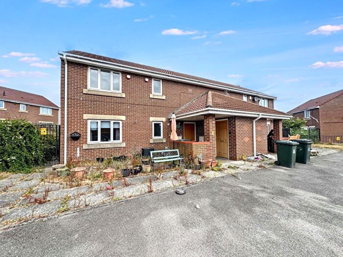 2 Bedroom Flat For Sale In Richmond Grove, North Shields, NE29