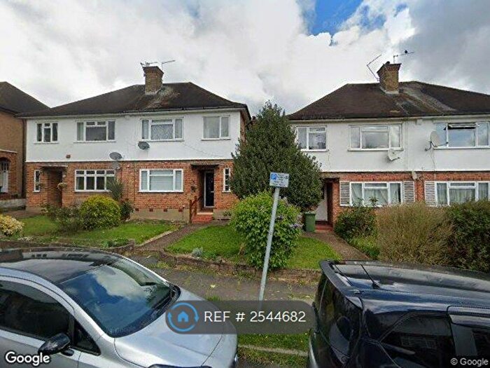 2 Bedroom Maisonette To Rent In Holwell Place, Pinner, HA5