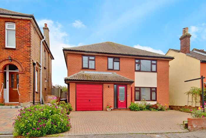 4 Bedroom Detached House For Sale In Chapel Road, Brightlingsea, Colchester, CO7