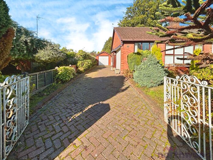 2 Bedroom Bungalow For Sale In Oakleigh Avenue, Bolton, BL3
