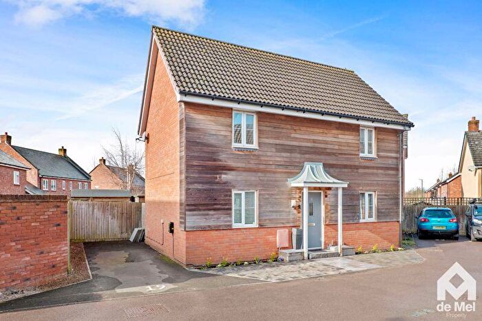 3 Bedroom Detached House For Sale In Sunrise Avenue, Bishops Cleeve, GL52