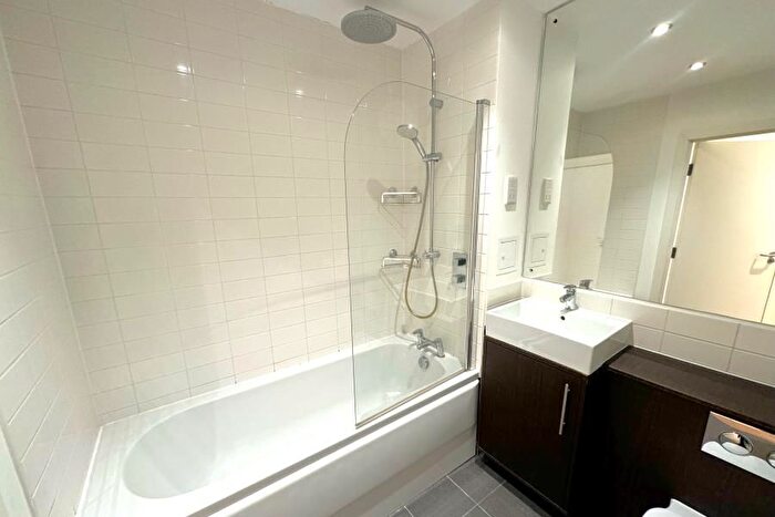 1 Bedroom Flat To Rent In Addlestone, Surrey, KT15