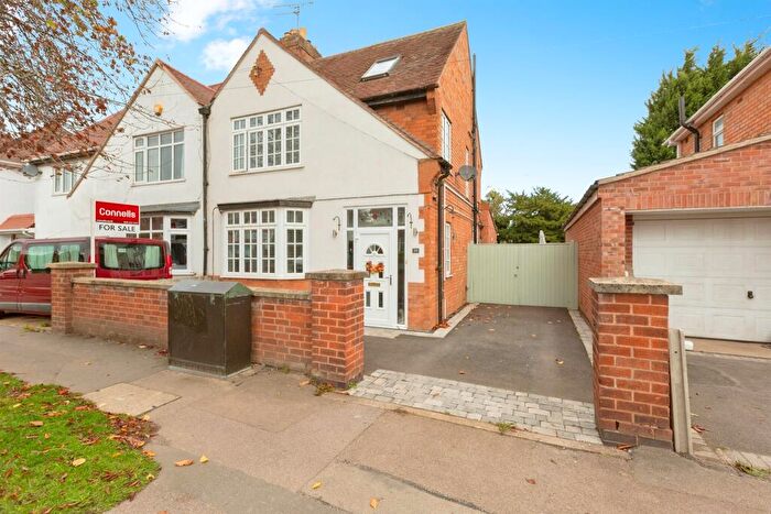 3 Bedroom Semi Detached House For Sale In West View Avenue, Glen Parva, Leicester, LE2