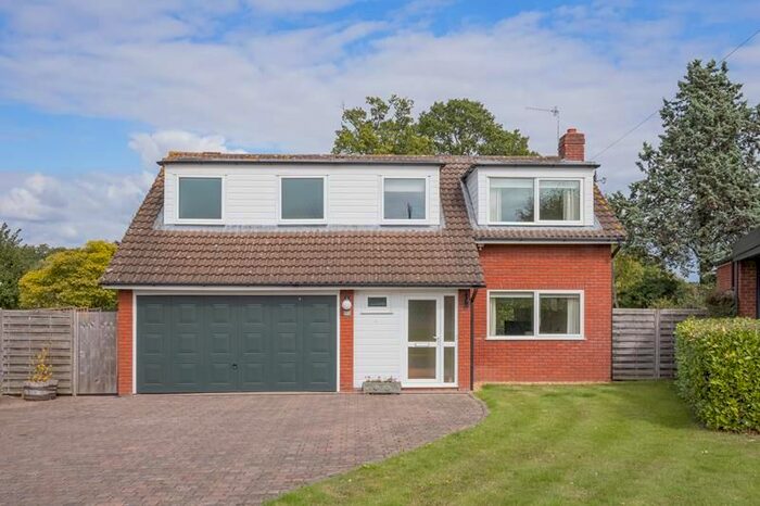 4 Bedroom Bungalow For Sale In Windrush Crescent, Malvern, Worcestershire, WR14