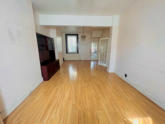 3 Bedroom House To Rent In Harvey Road, Ilford, IG1