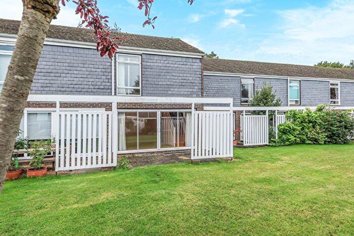 2 Bedroom Property To Rent In Edinburgh Gardens, Windsor, SL4