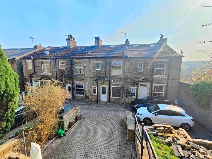 1 Bedroom Cottage For Sale In Lane Ends Green, Hipperholme, HX3