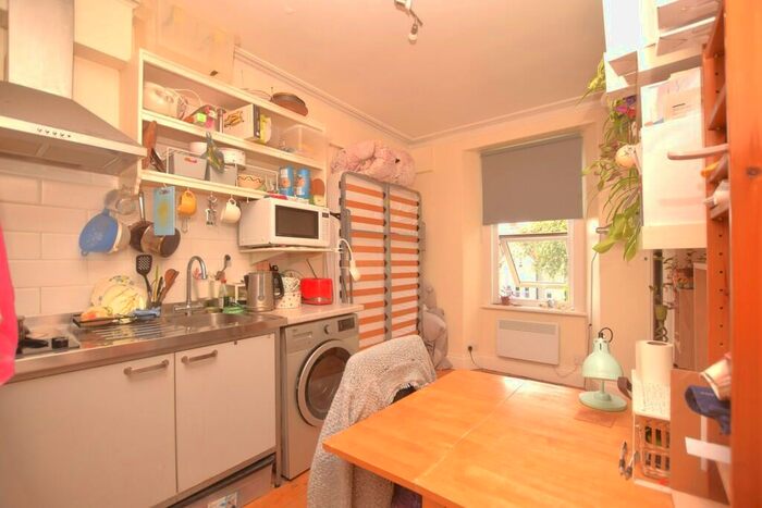 Studio To Rent In Hartington Park, Bristol, BS6