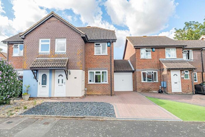 3 Bedroom Semi Detached House For Sale In Dan Drive, Faversham, Kent, ME13