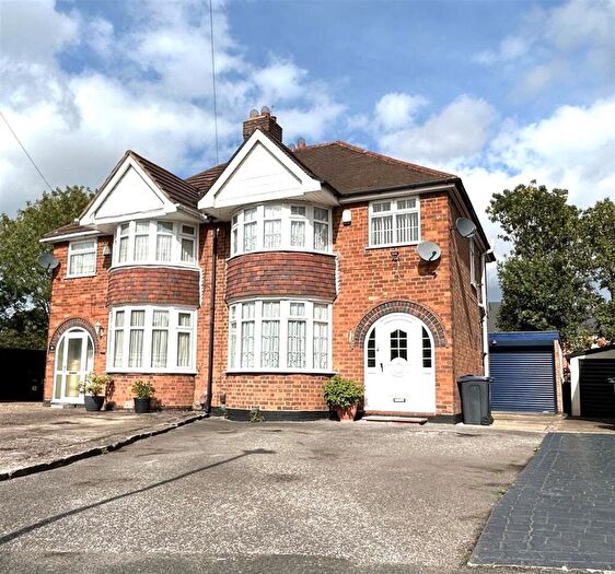 3 Bedroom Semi-Detached House To Rent In Tolworth Hall Road, Birmingham, West Midlands, B24