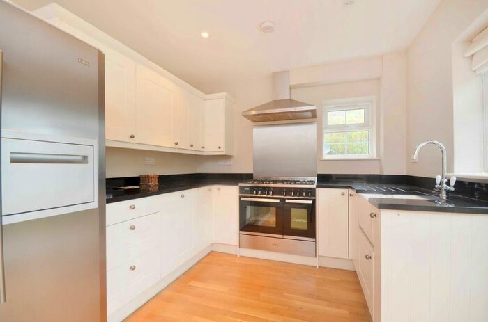 3 Bedroom Cottage To Rent In Berry Lane, Worplesdon, Guildford, GU3