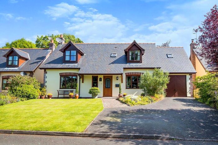 3 Bedroom Detached House For Sale In Lon Yr Ywen, Pont Robert, Meifod, Powys, SY22