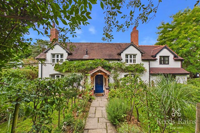 3 Bedroom Link Detached House For Sale In Blue Cap Cottages, Chester Road, CW8