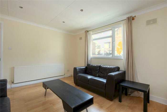 1 Bedroom Flat To Rent In Brighton Avenue, Walthamstow, London, E17