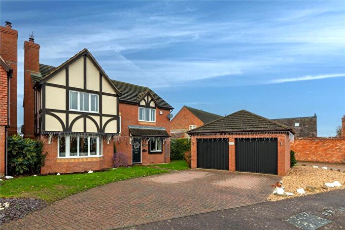 4 Bedroom Detached House For Sale In Newbolt Close, Newport Pagnell, Buckinghamshire, MK16