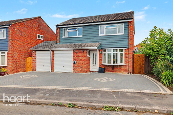 4 Bedroom Detached House For Sale In Lakeside Close, Perry, PE28