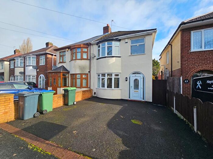 3 Bedroom Semi-Detached House To Rent In Davis Avenue, Tipton, DY4