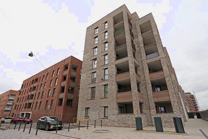 2 Bedroom Flat To Rent In Kings Hill, Barking, Riverside, IG11