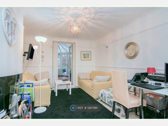 3 Bedroom Terraced House To Rent In Collin Road, Prenton CH43