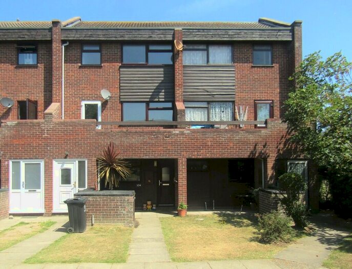 3 Bedroom Ground Flat To Rent In Knox Road, Clacton On Sea, CO15