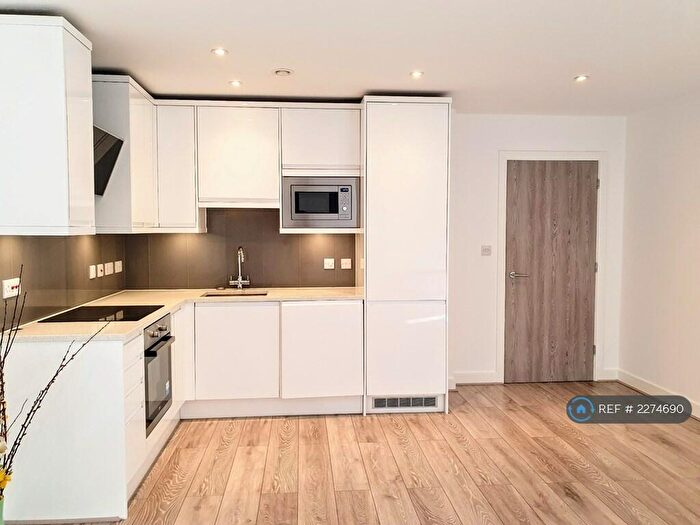 1 Bedroom Flat To Rent In Satchwell Road, London, E2