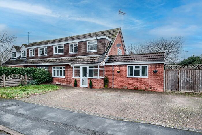 5 Bedroom Semi Detached House For Sale In Fairwater Crescent, Alcester, B49