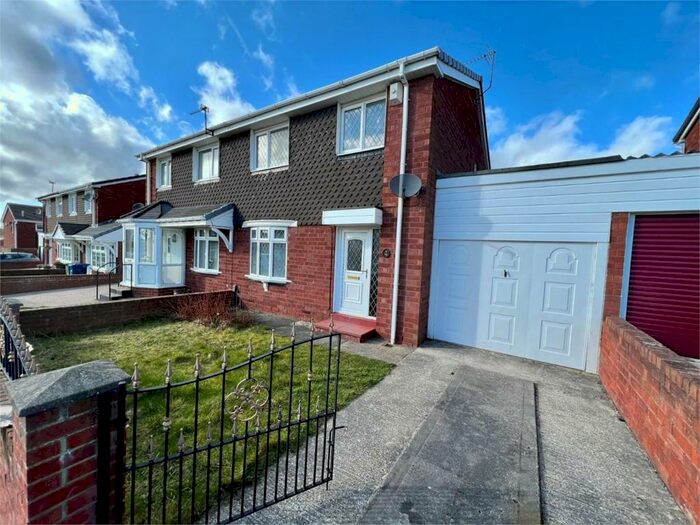 3 Bedroom Semi-Detached House To Rent In Closeburn Square, Sunderland, Tyne And Wear, SR3