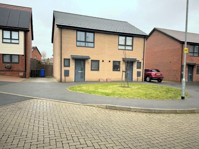 2 Bedroom House To Rent In Mimas Way, Ipswich, IP1