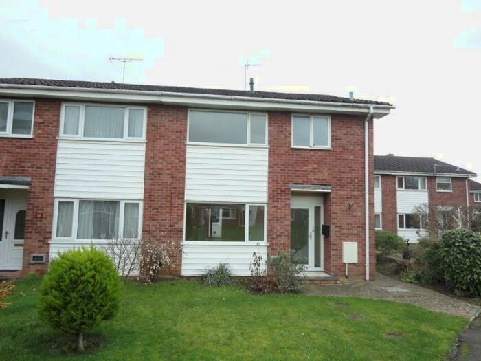 3 Bedroom Semi-Detached House To Rent In Golden Vale, Churchdown, GL3