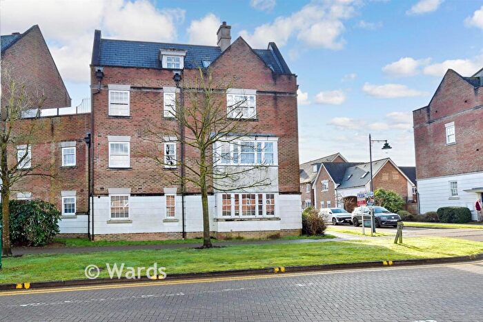 2 Bedroom Duplex For Sale In Winston Avenue, Kings Hill, West Malling, Kent, ME19