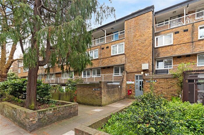 2 Bedroom Maisonette For Sale In Highbury Grove, London, N5