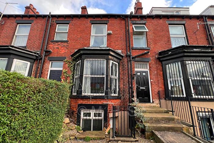 6 Bedroom Terraced House For Sale In Ebor Place, Leeds, LS6
