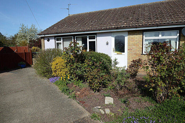 2 Bedroom Semi-Detached Bungalow For Sale In Churchill Drive, Martin Dales, Woodhall Spa, LN10