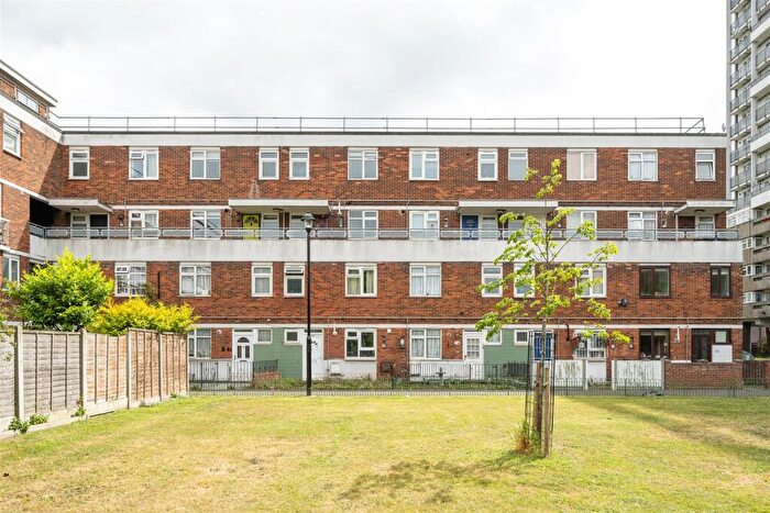 2 Bedroom House For Sale In Weymouth Terrace, London, E2