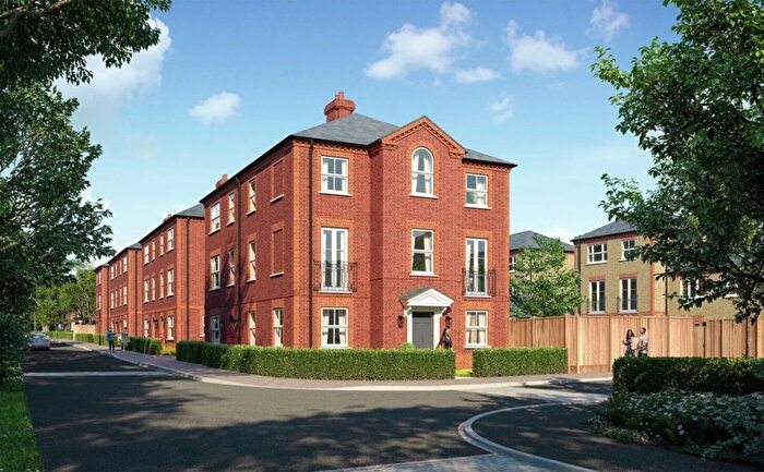 5 Bedroom Semi-Detached House For Sale In Trent Park, Barnet, EN4